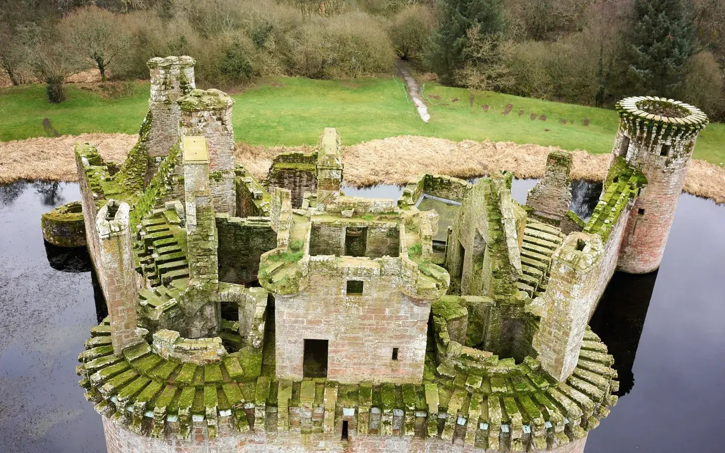 Castle_High_Level_image_Example_1_UAV_Image_Greenhatch.x1440.y900