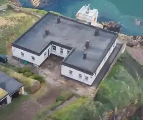 Photogrammetric 3D model fly through of Great Castle Head Lighthouse in Pembrokeshire